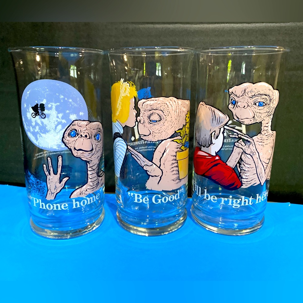 E.T. Extra Terrestrial 1982 Universal Studios Pizza Hut Collector Series Glasses